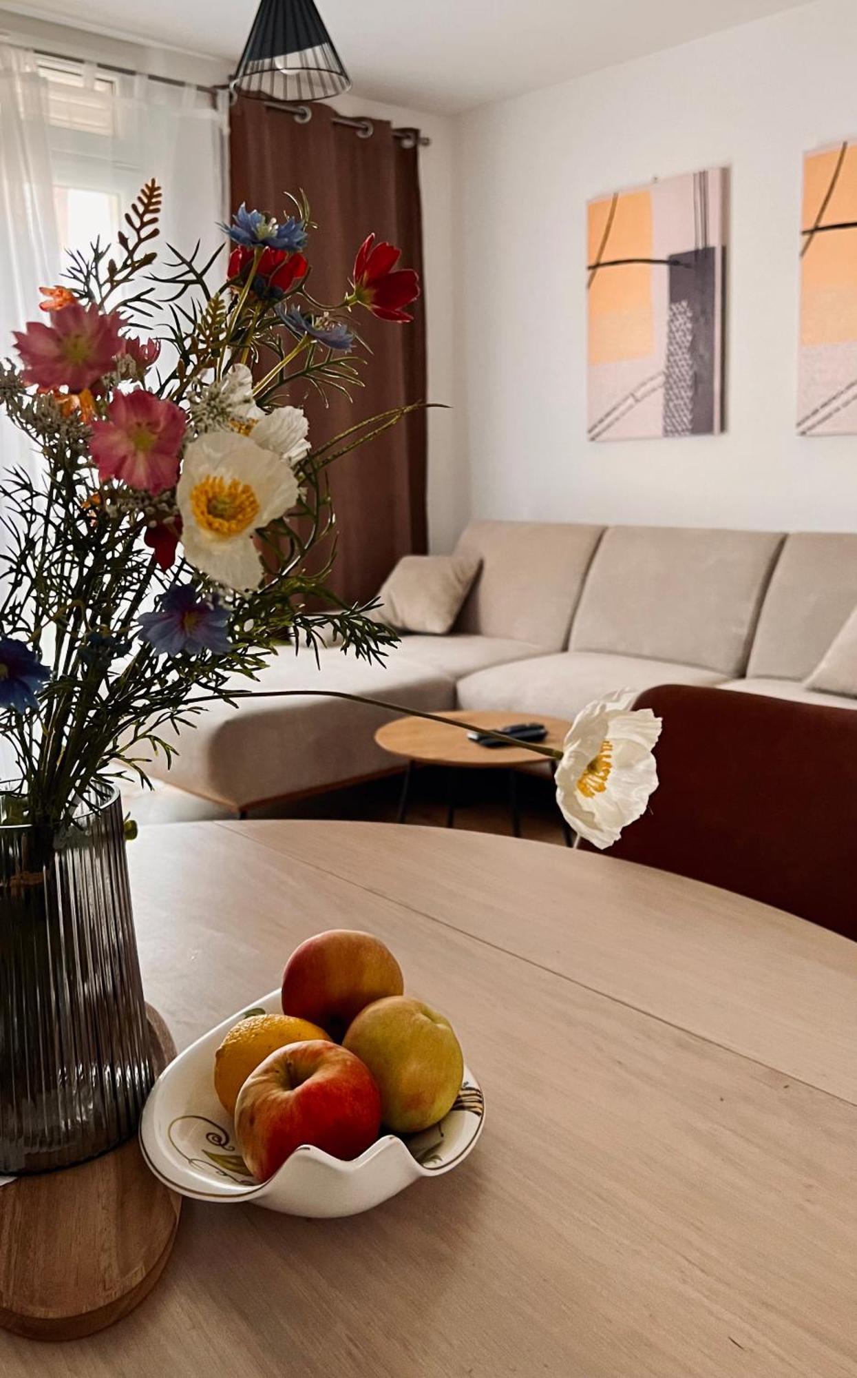 Bright & Sunny Two Bedroom Apartment Dubrovnik Exterior foto